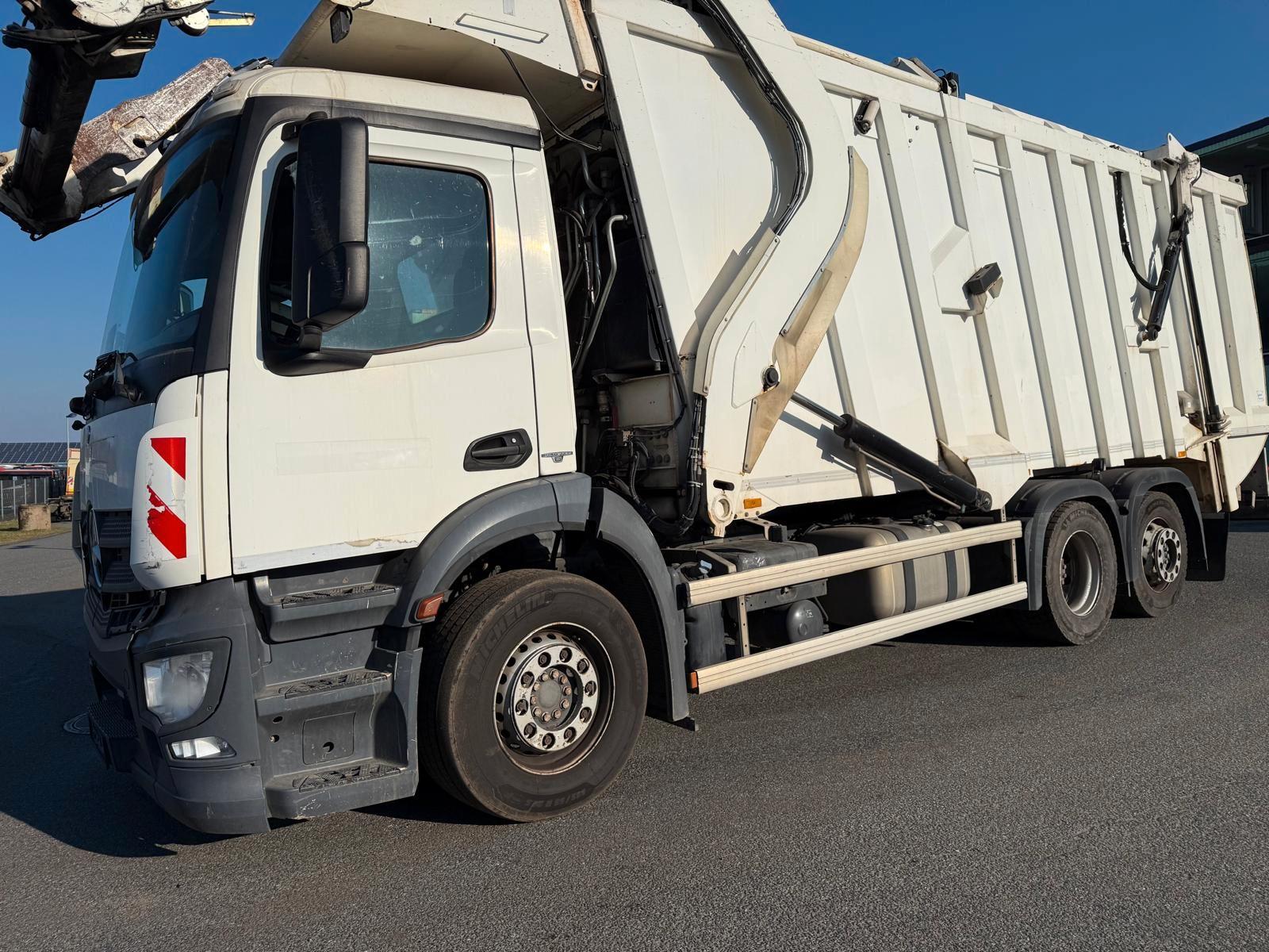 Mercedes-Benz Antos 2533 3-Achser 25XX OM470 6x2 Fg