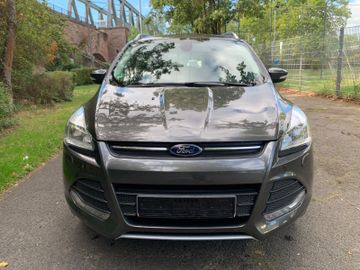Ford Kuga - 1