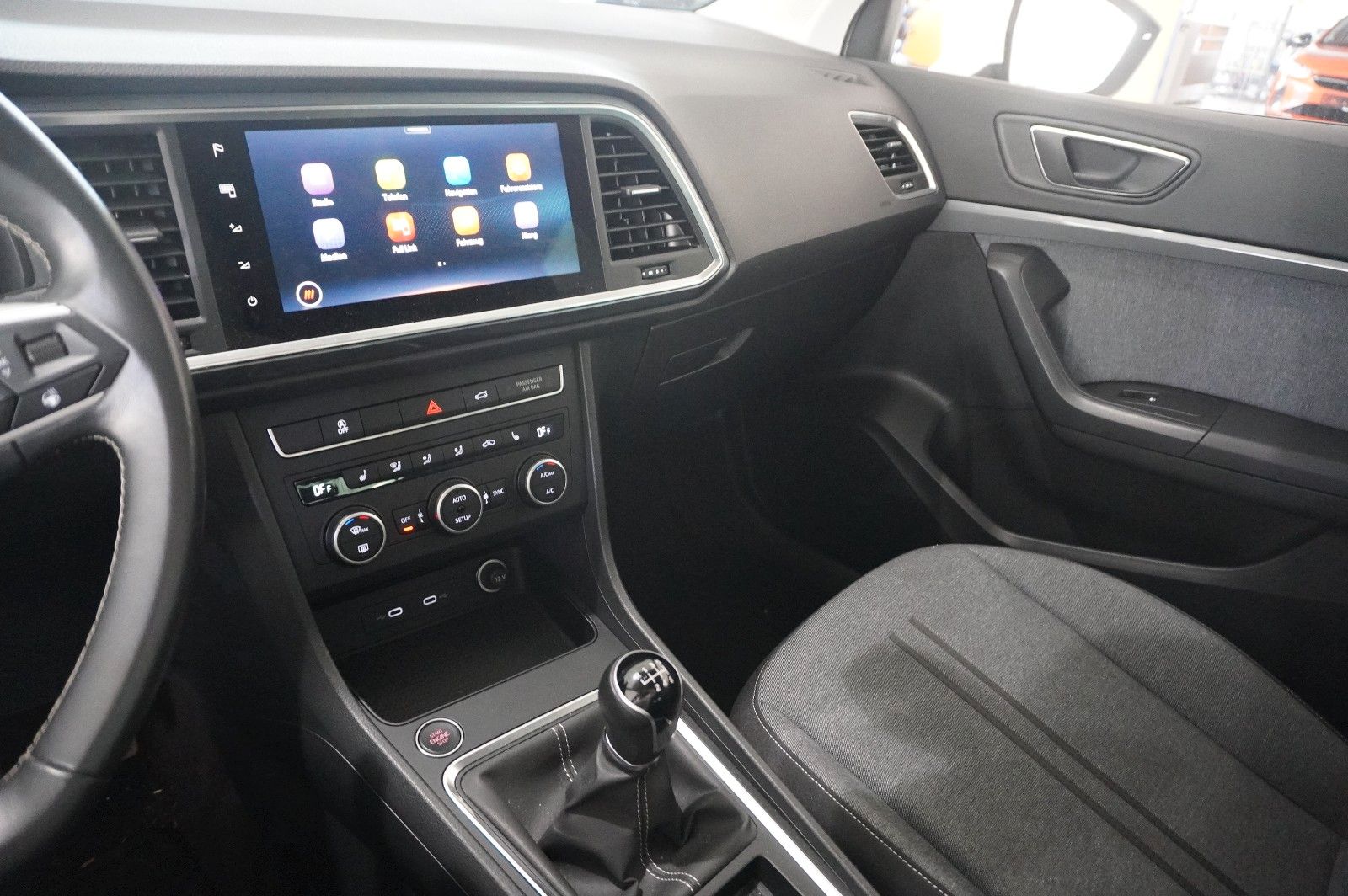 Fahrzeugabbildung SEAT Ateca 2.0 TDI STYLE NAVI/LED/SHZ/TEMP./PDC/DAB+