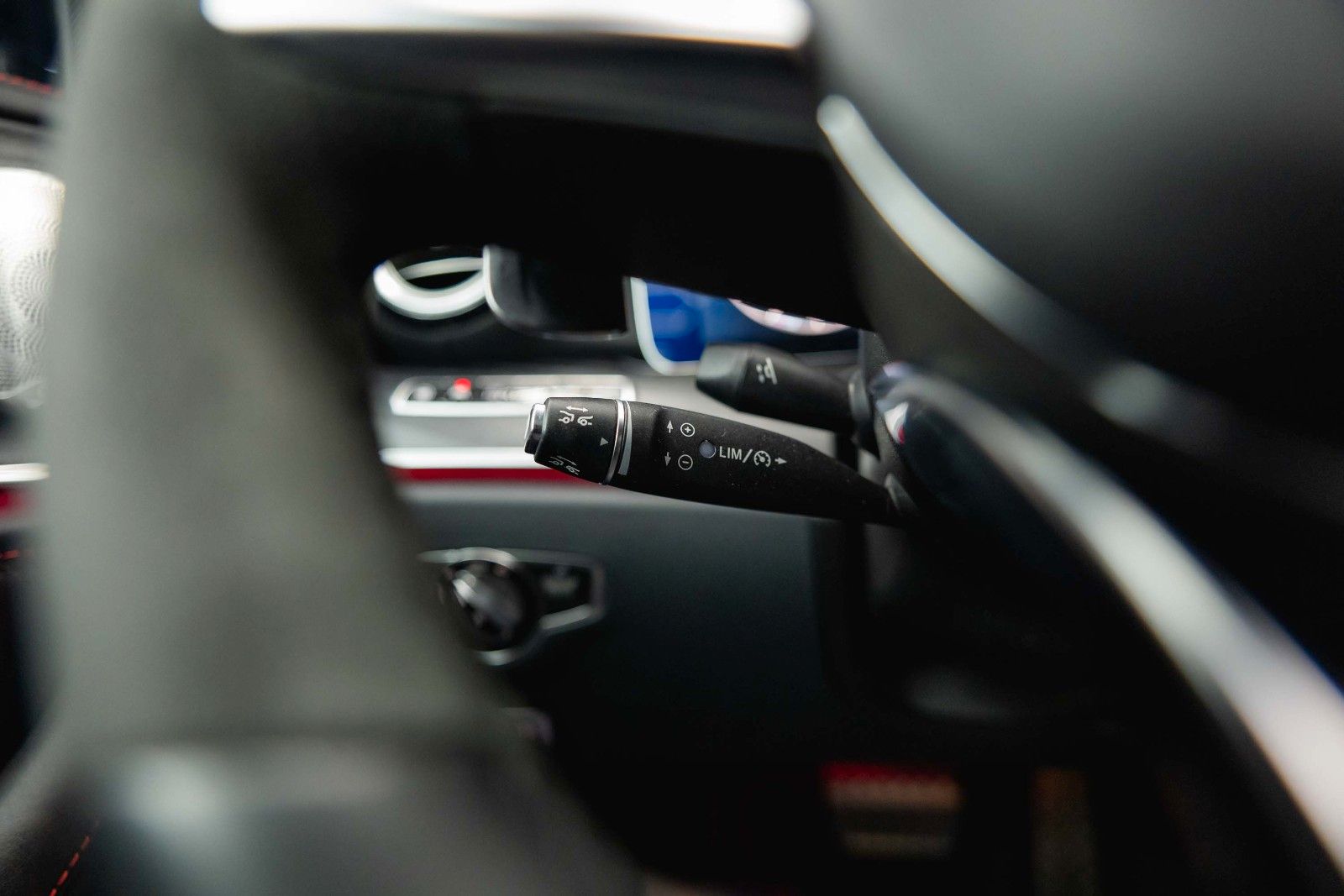 Fahrzeugabbildung Mercedes-Benz E 43 AMG 4Matic Night-Paket *Airmatic*ACC*Pano*