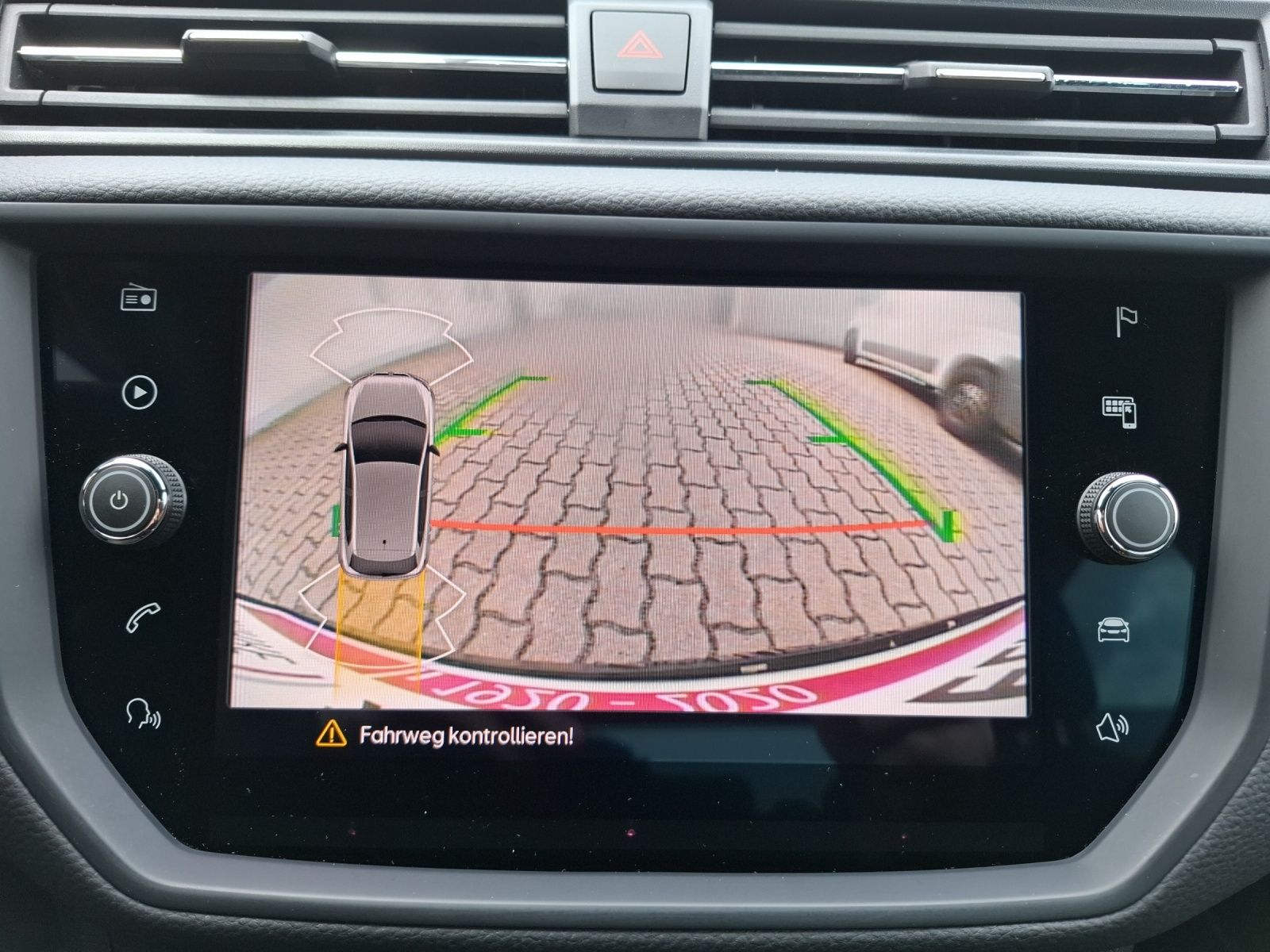 Fahrzeugabbildung SEAT Ibiza TSI FR-Line Beats DSG LED Navi AID ACC RFK