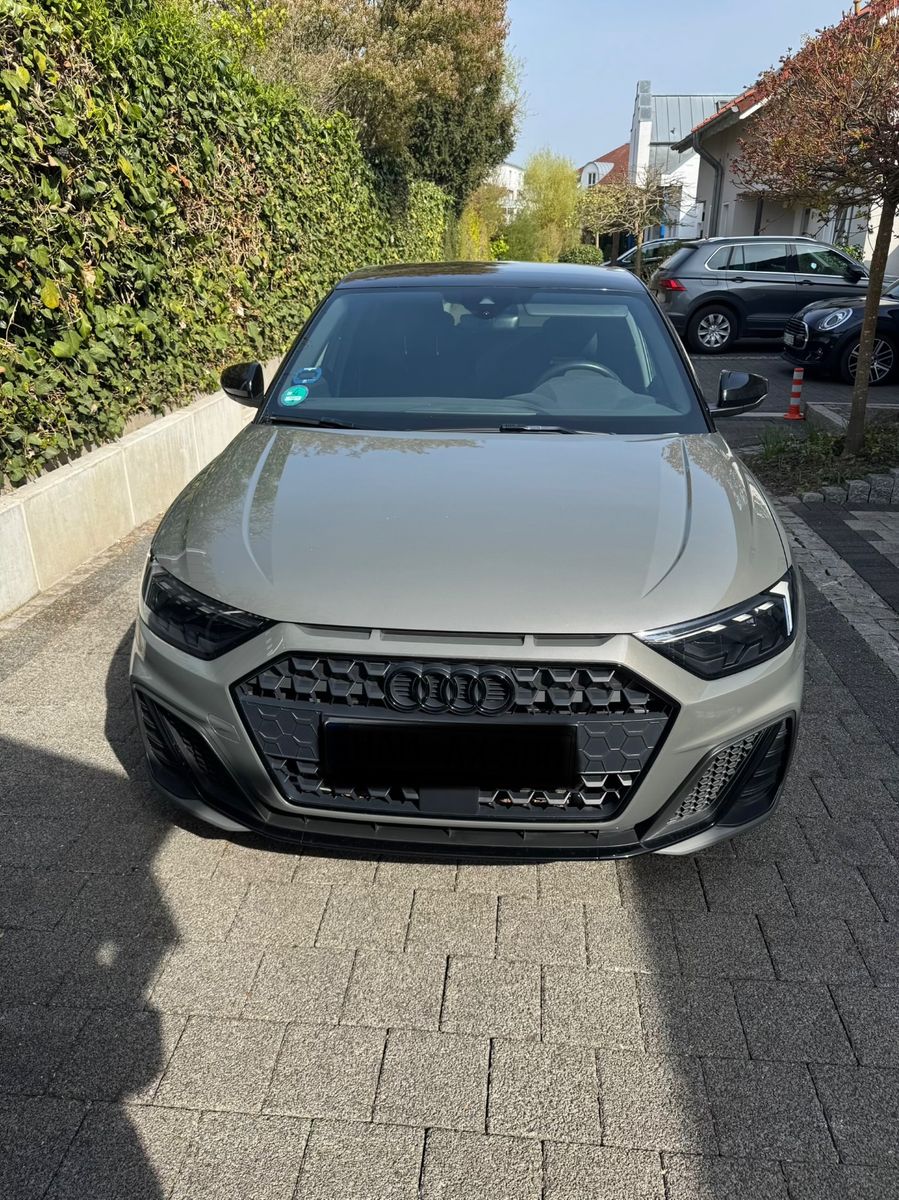 AUDI A1 30 TFSI S line edition one