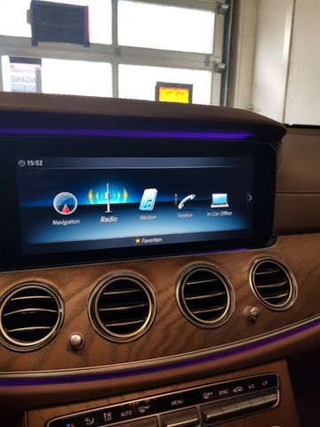 MERCEDES-BENZ E 220 d T Autom. -