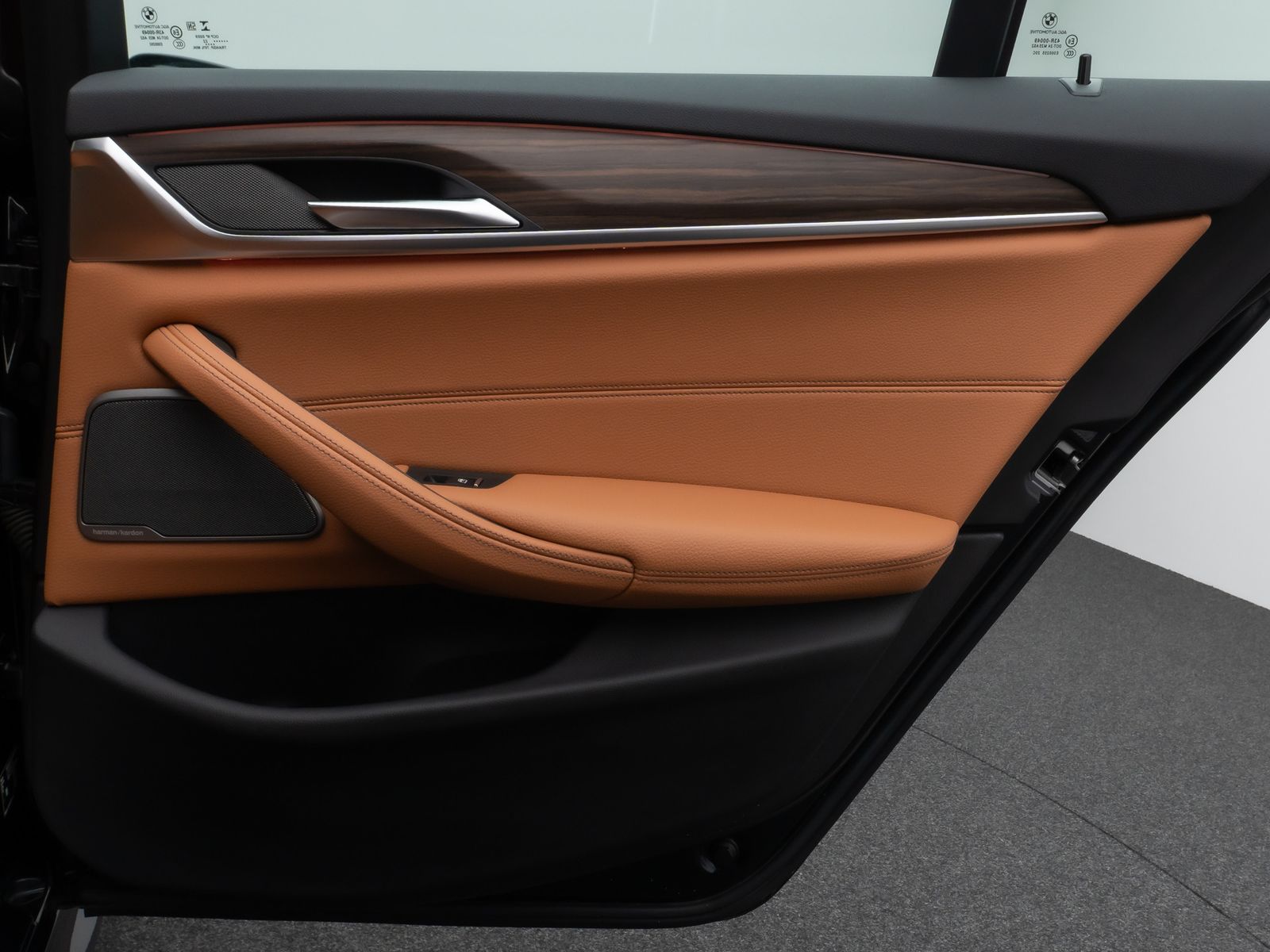 Fahrzeugabbildung BMW 530e M Sport Panorama Laser Kamera HUD DAB H/K