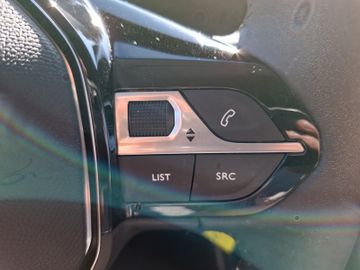 Peugeot 208 Allure Pack 1.2 PureTech 100 Kam.+LED+Navi