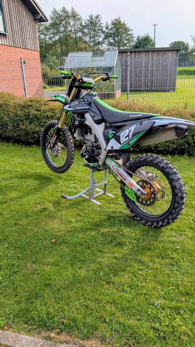 Kawasaki  2010 — двигун 250 cm³, 45 HP (33kW)