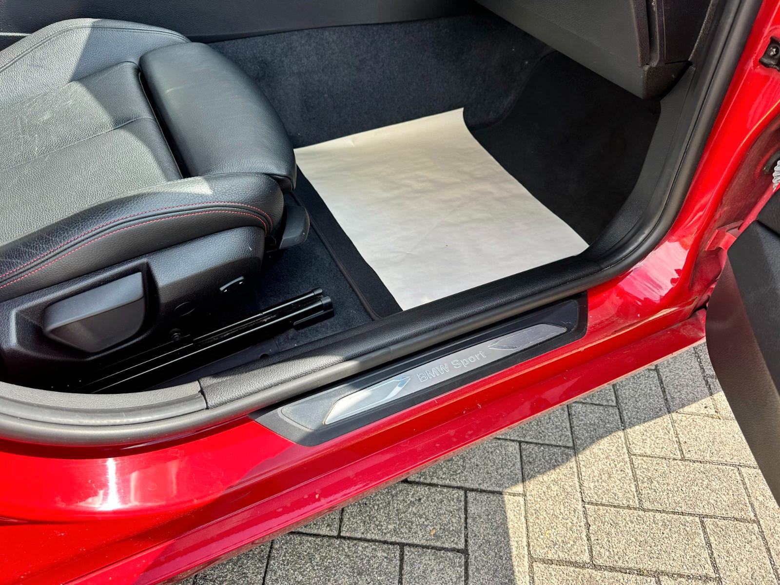 BMW 116i Sport Line Vollleder Bi-Xenon Navi 1.Hand