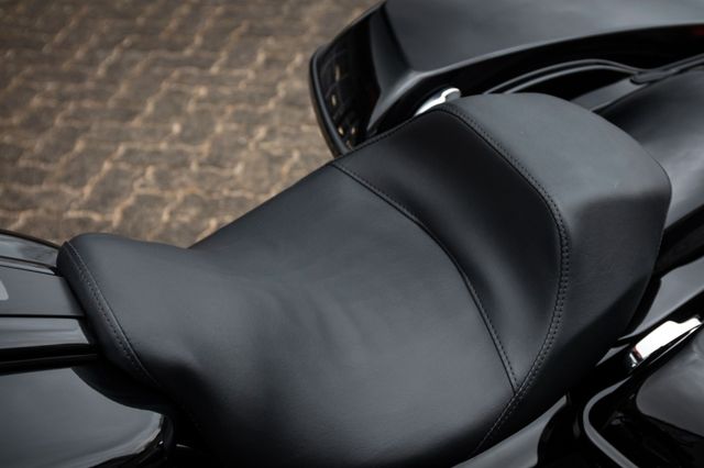 Fahrzeugabbildung Harley-Davidson ROAD GLIDE ST 117 MY23 FLTRXST sofort verfügbar!