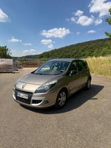 Renault Scenic Luxe 2.0 16V 140 CVT Luxe - gebrauchte Renault Scenic aus dem Jahr 2011