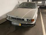 BMW E32 750 - BMW 7 Series: E32