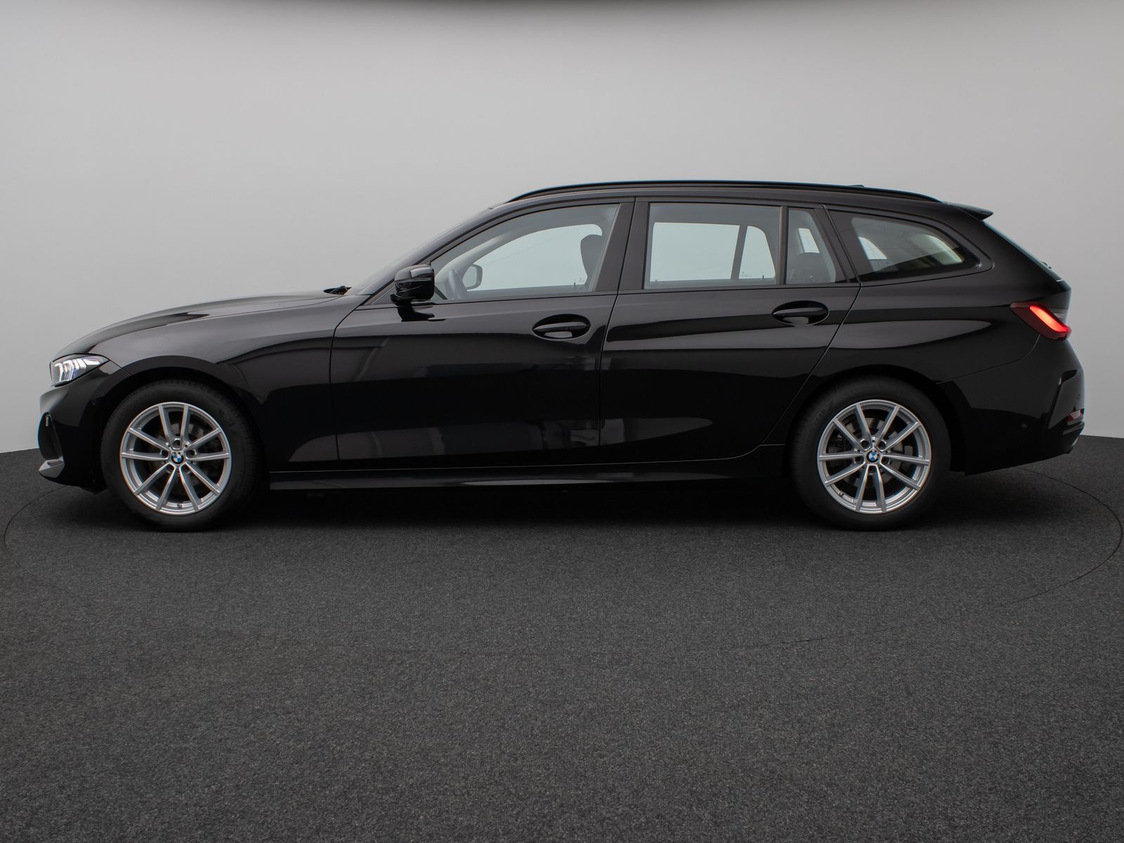 Fahrzeugabbildung BMW 318d Kamera DAB HUD Stop&Go DrivAssist Adapt.LED