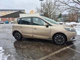 Renault Megane Scenic - Renault Megane mit Benzin-Antrieb: Van