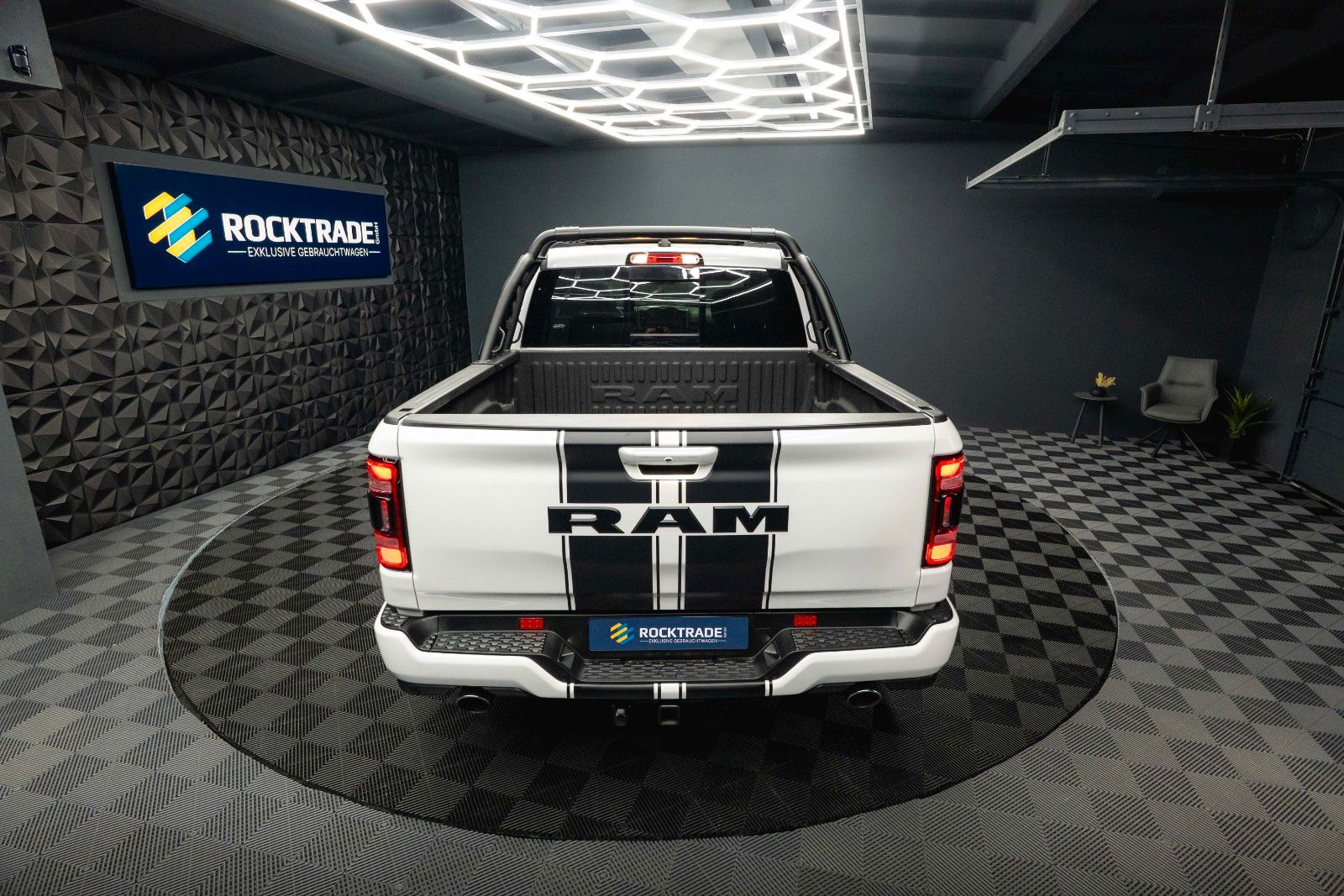 Fahrzeugabbildung Dodge RAM 3.0 MY 25 TWIN TURBO LARAMIE Night Pano ACC