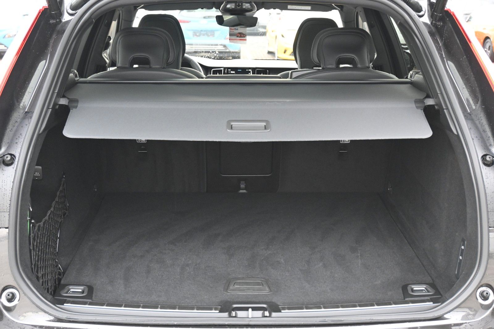 Fahrzeugabbildung Volvo XC60 B4 AWD Ultimate Dark*LED*PANO*STHZ*