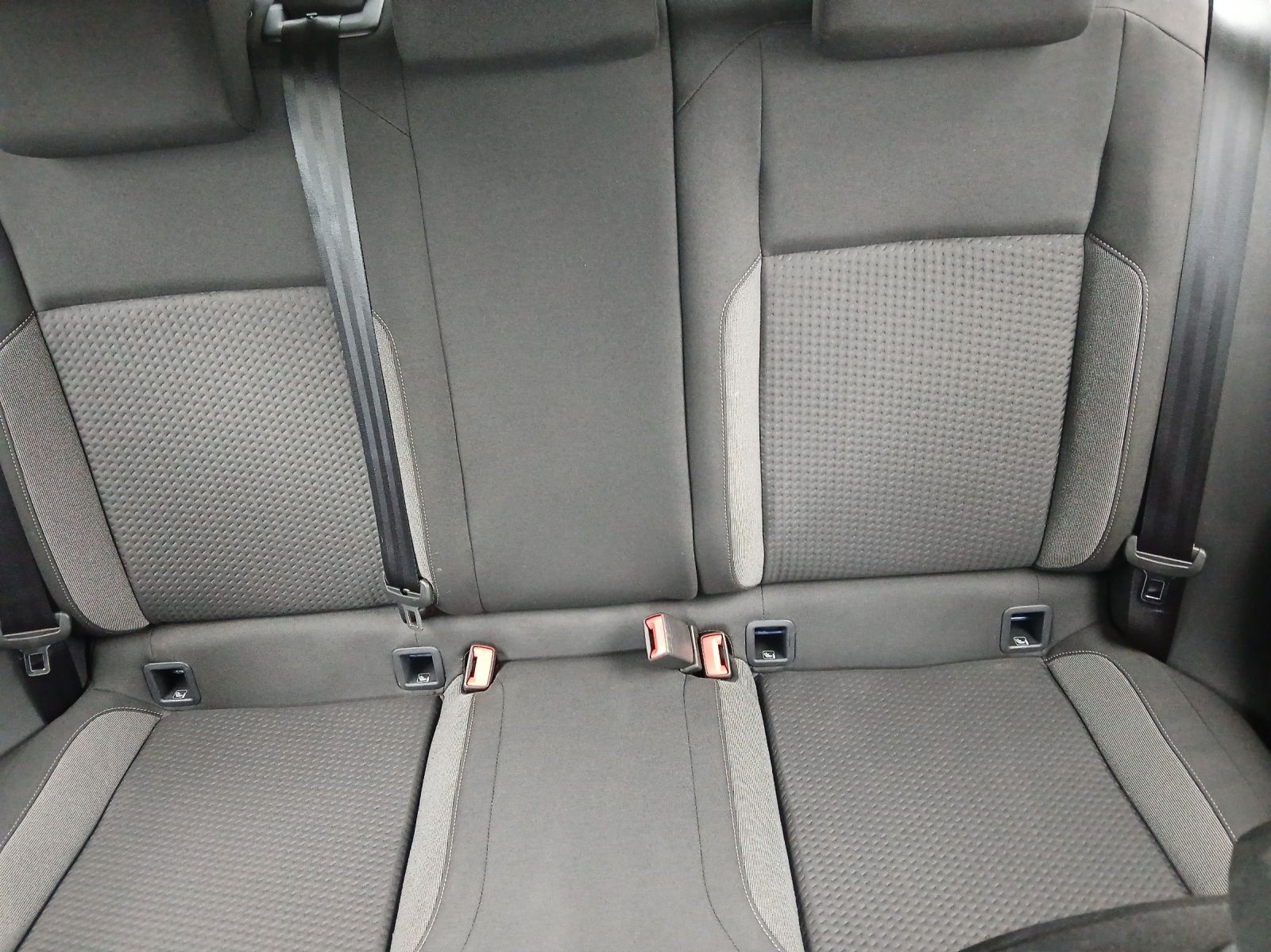 Fahrzeugabbildung Volkswagen Polo 1.0 Life LED Navi AID RKF GRA SH