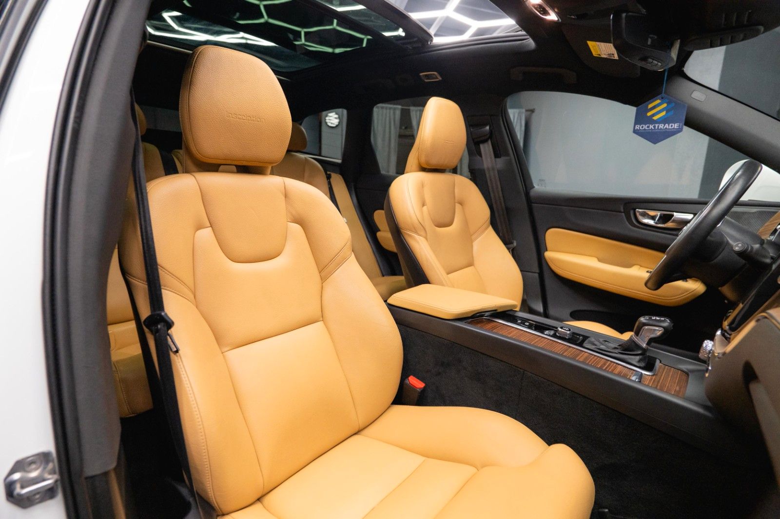Fahrzeugabbildung Volvo XC60 T5 Inscription AWD | ACC | Pano | H&K | LED