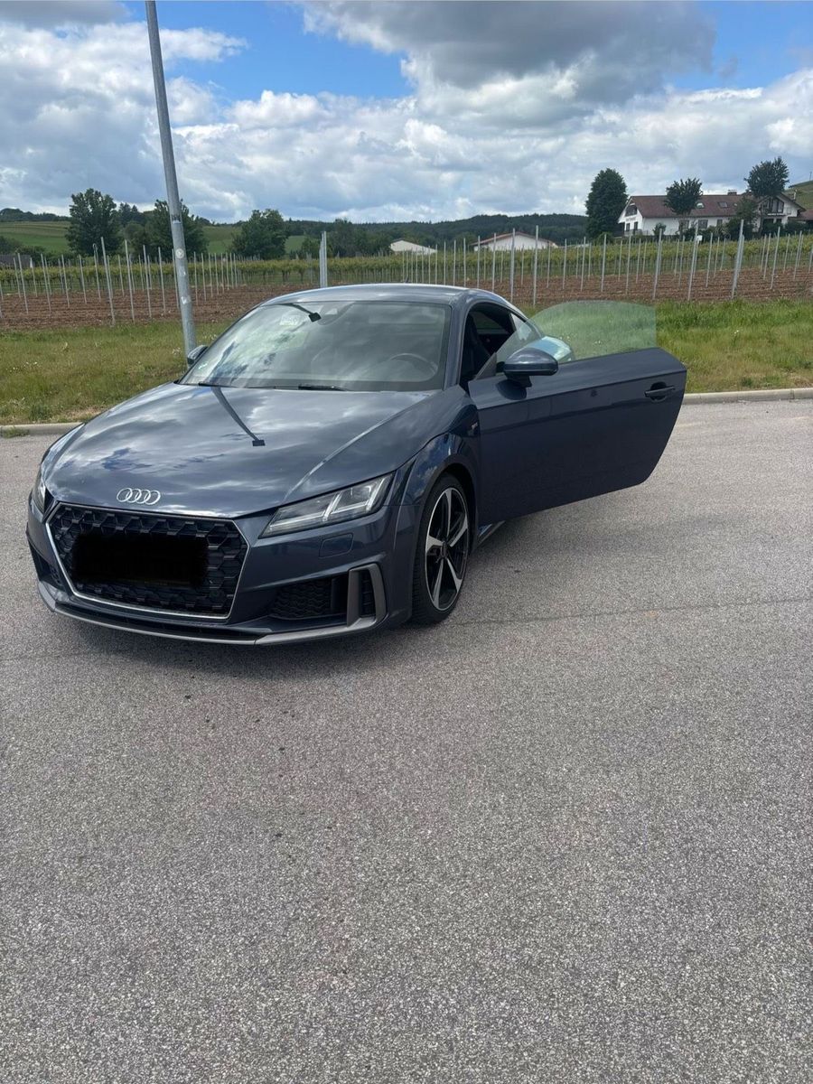 AUDI Audi TT Coupé