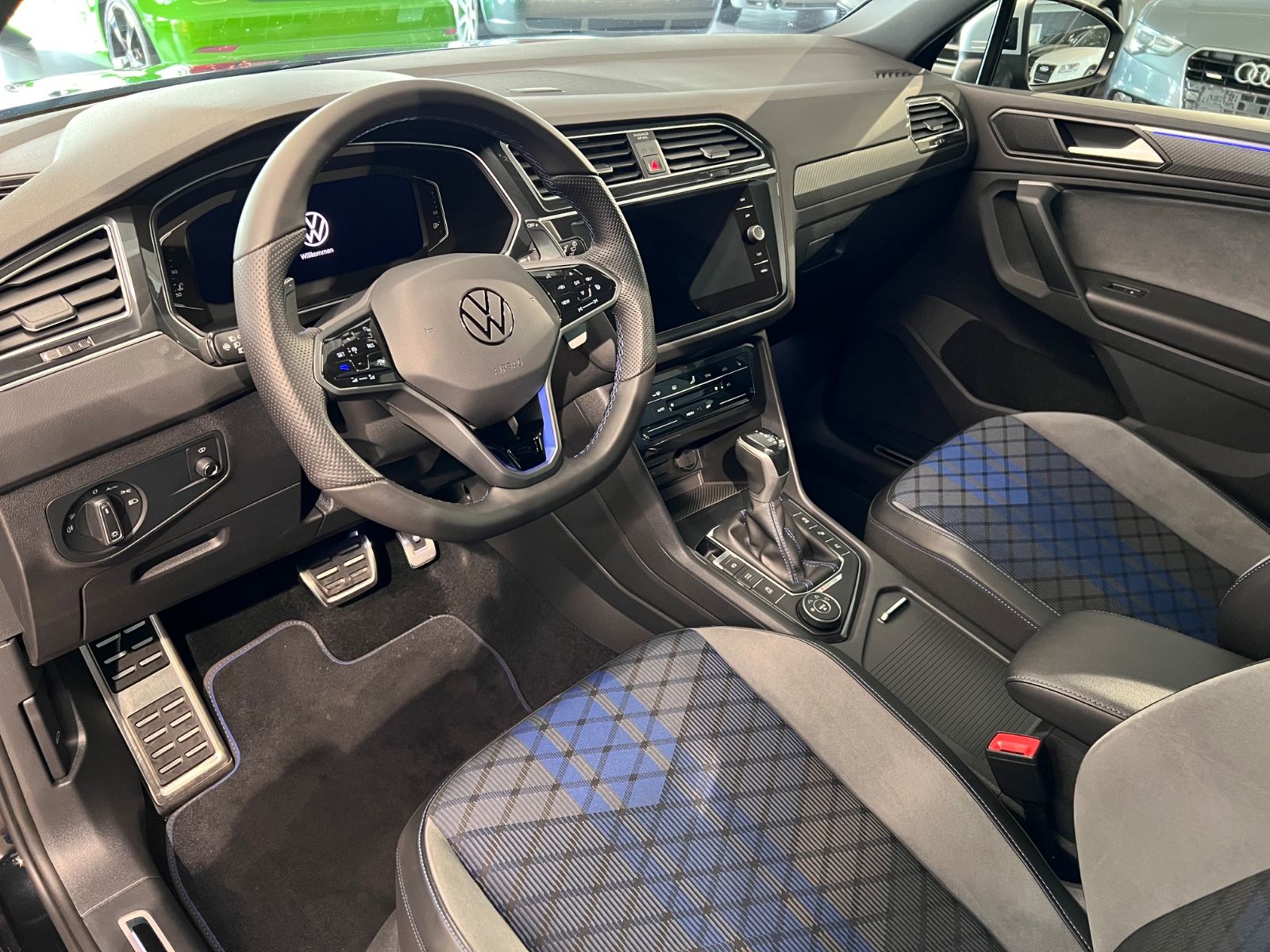 Volkswagen Tiguan 2.0TSI DSG 4MOTION R AHK SCHALEN 4xKAMERA foto 23