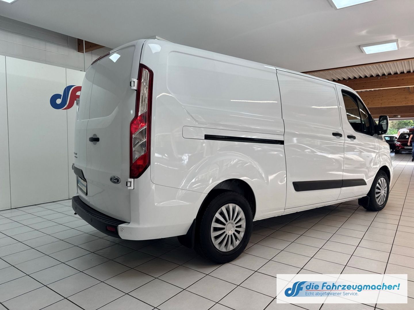 Fahrzeugabbildung Ford Transit Custom Kasten 320 L2 Trend 2.0 TDCi DAB