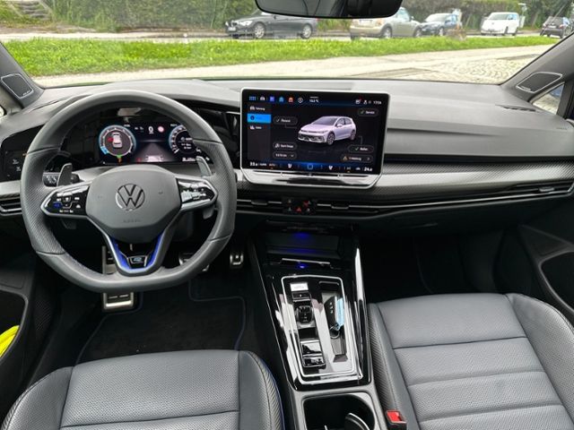 Fahrzeugabbildung Volkswagen Golf R 2,0 TSI DSG 333PS 4MOTION R-PERFORMACE AK
