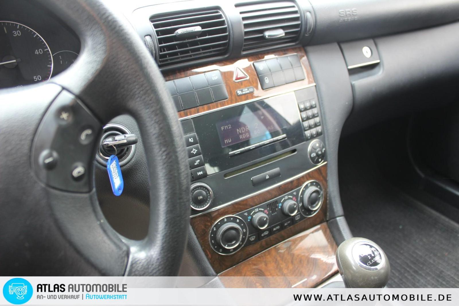 Mercedes-Benz C220 2004 — interior