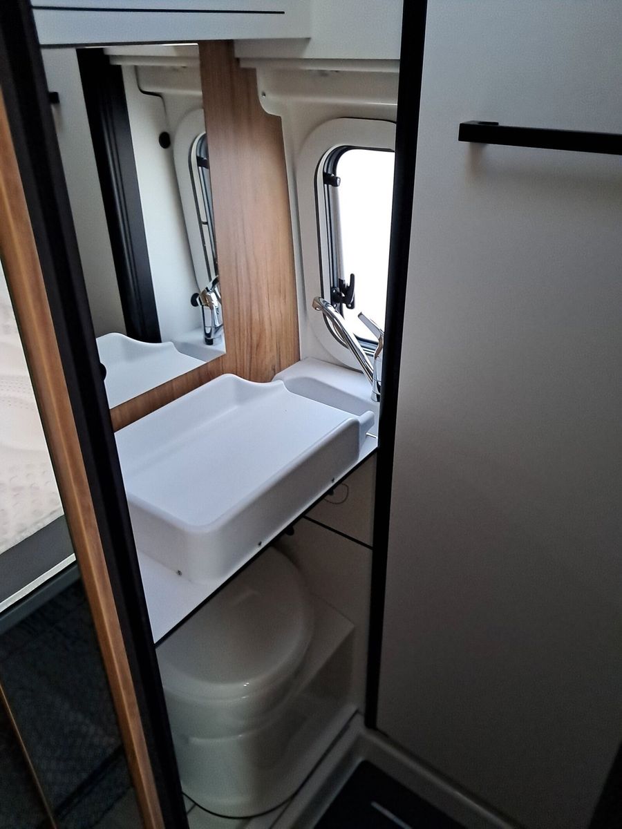 Fahrzeugabbildung Karmann Dexter DE 580 Concept Paket, Rückfahrkamera