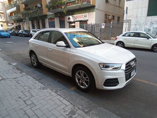 AUDI Audi Q3 2.0 TDI 120 CV Business
