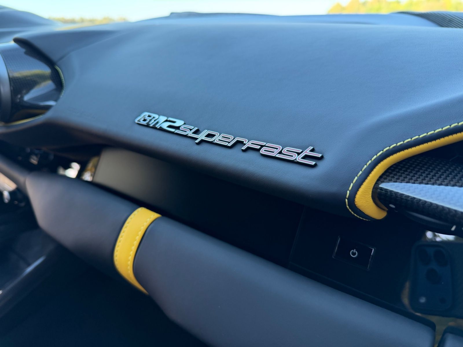 Ferrari 812 Superfast DCT F1 1. HAND CARBON 15