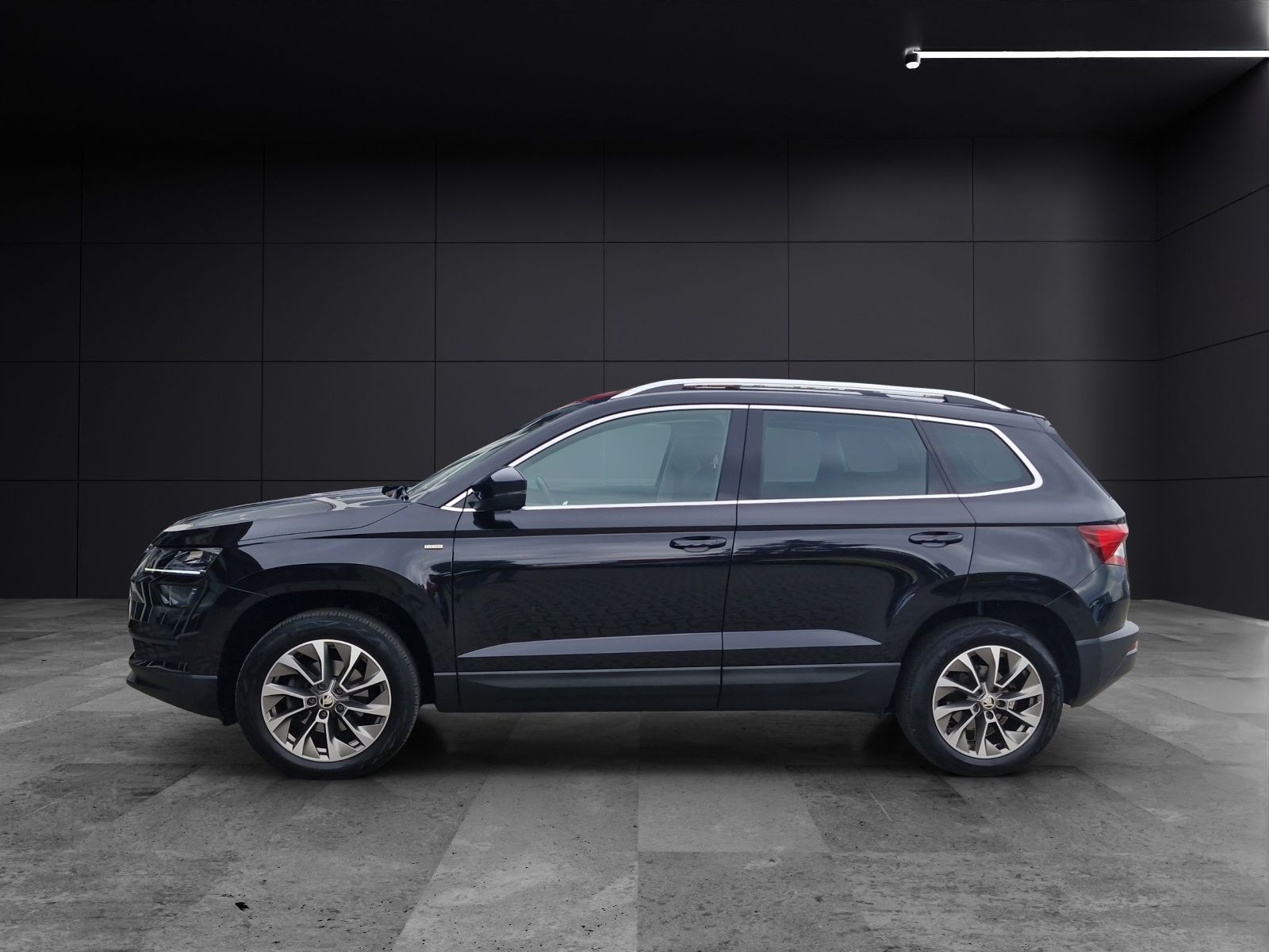 Fahrzeugabbildung SKODA Karoq Clever 1.5 TSI DSG LED Navi ACC AHK 4xSHZ