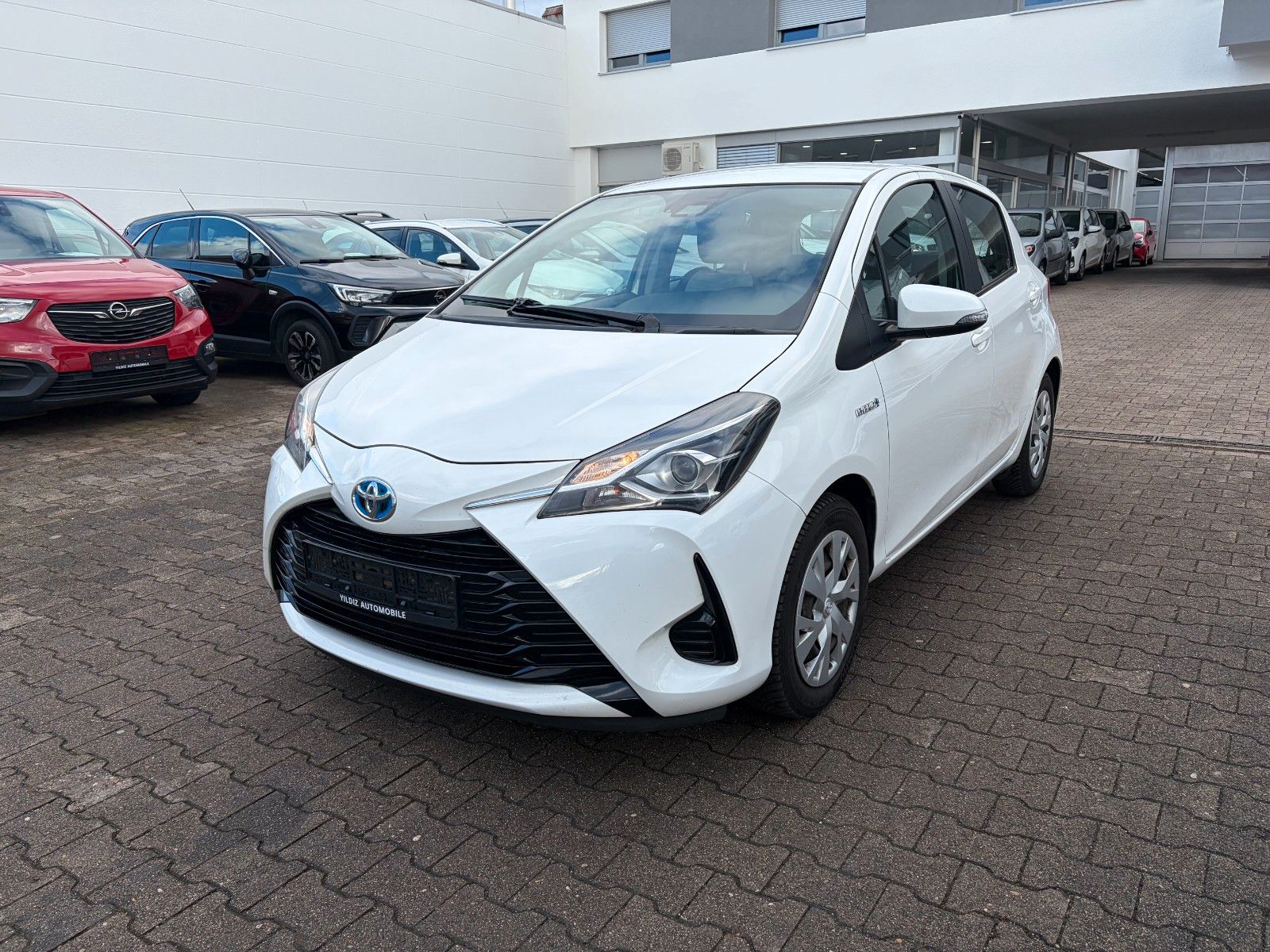 TOYOTA Yaris