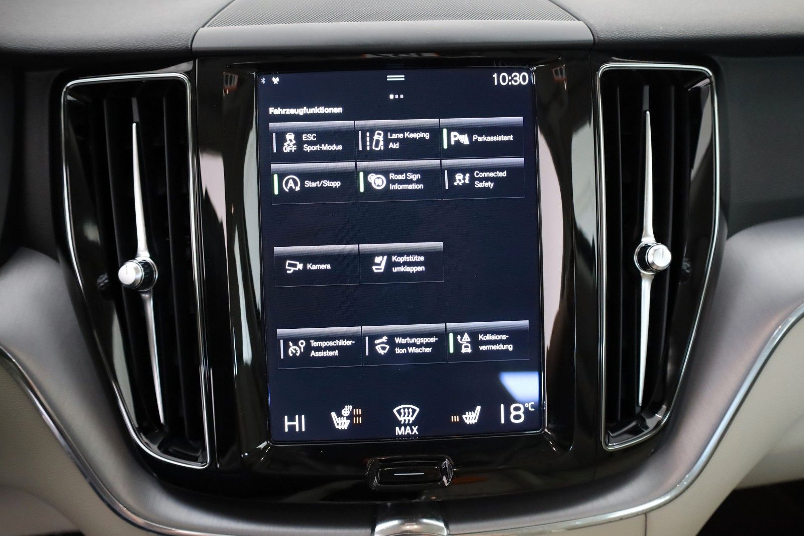 Fahrzeugabbildung Volvo XC60 Momentum Pro Leder,Navi,LED,Panorama,SH,PDC