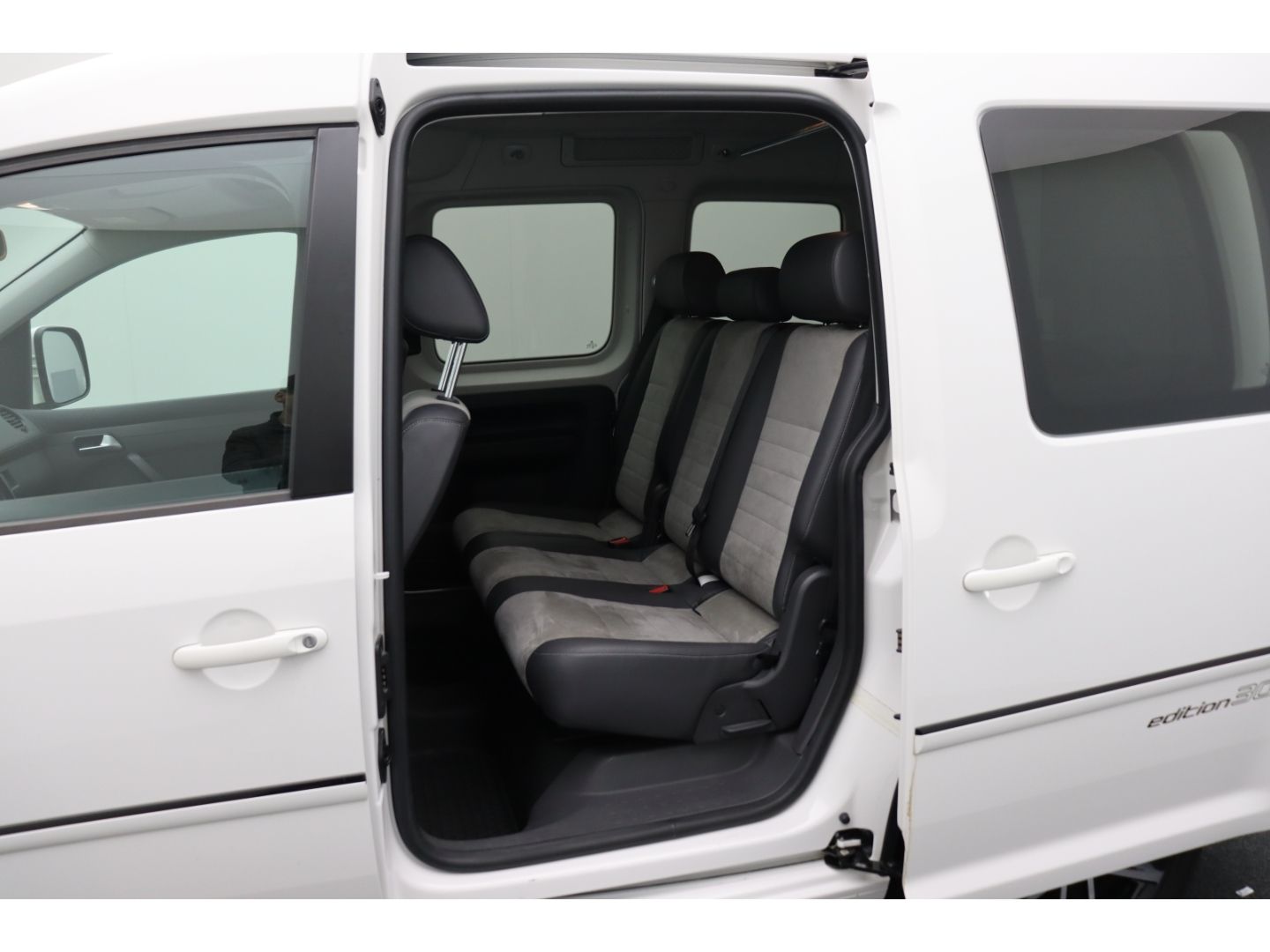 Fahrzeugabbildung Volkswagen Caddy 1.2 Kombi Edition30 Alcantara
