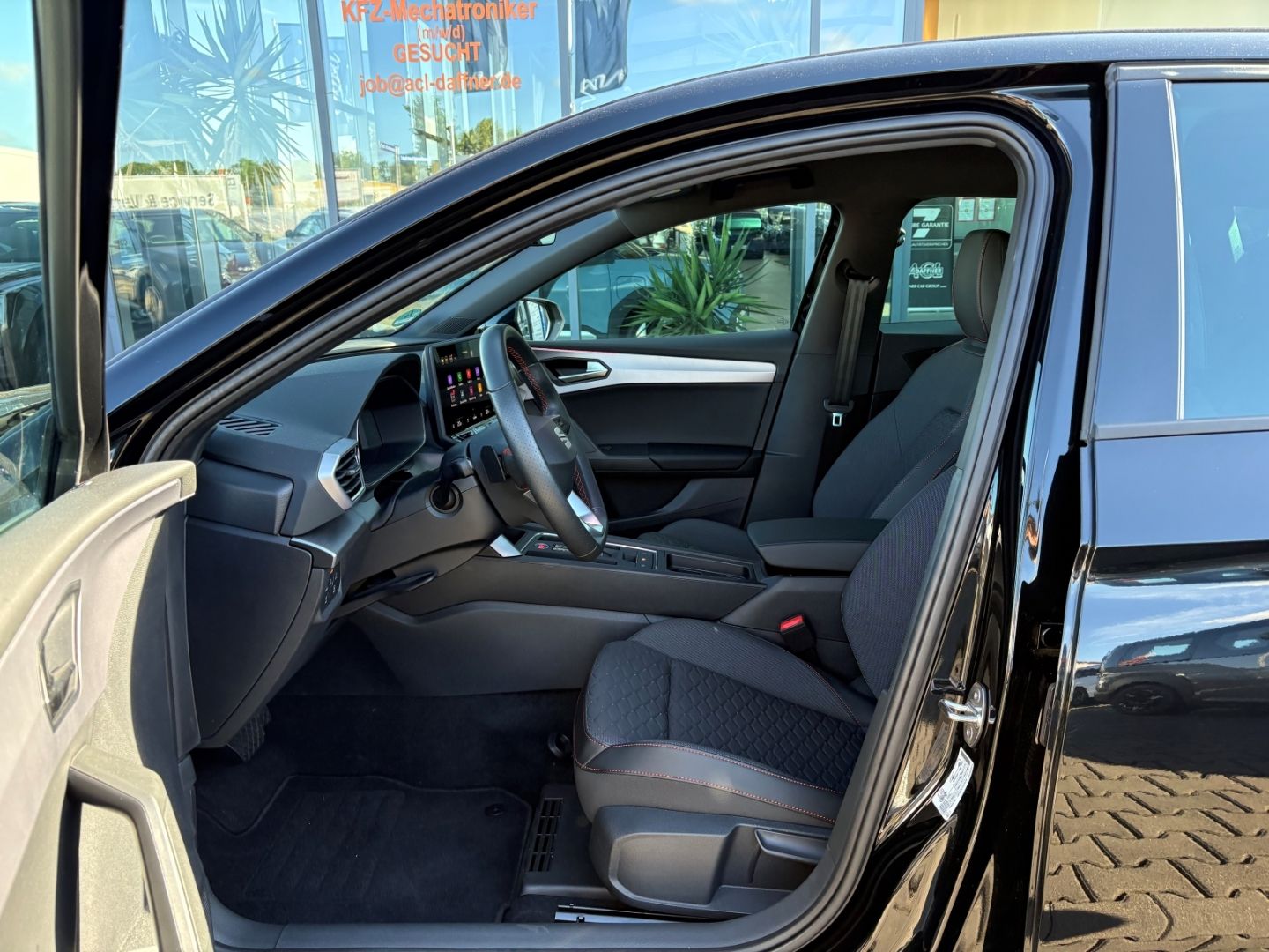 Fahrzeugabbildung SEAT Leon 1.5 FR Black Edition SpurhalteASS Kamera PD