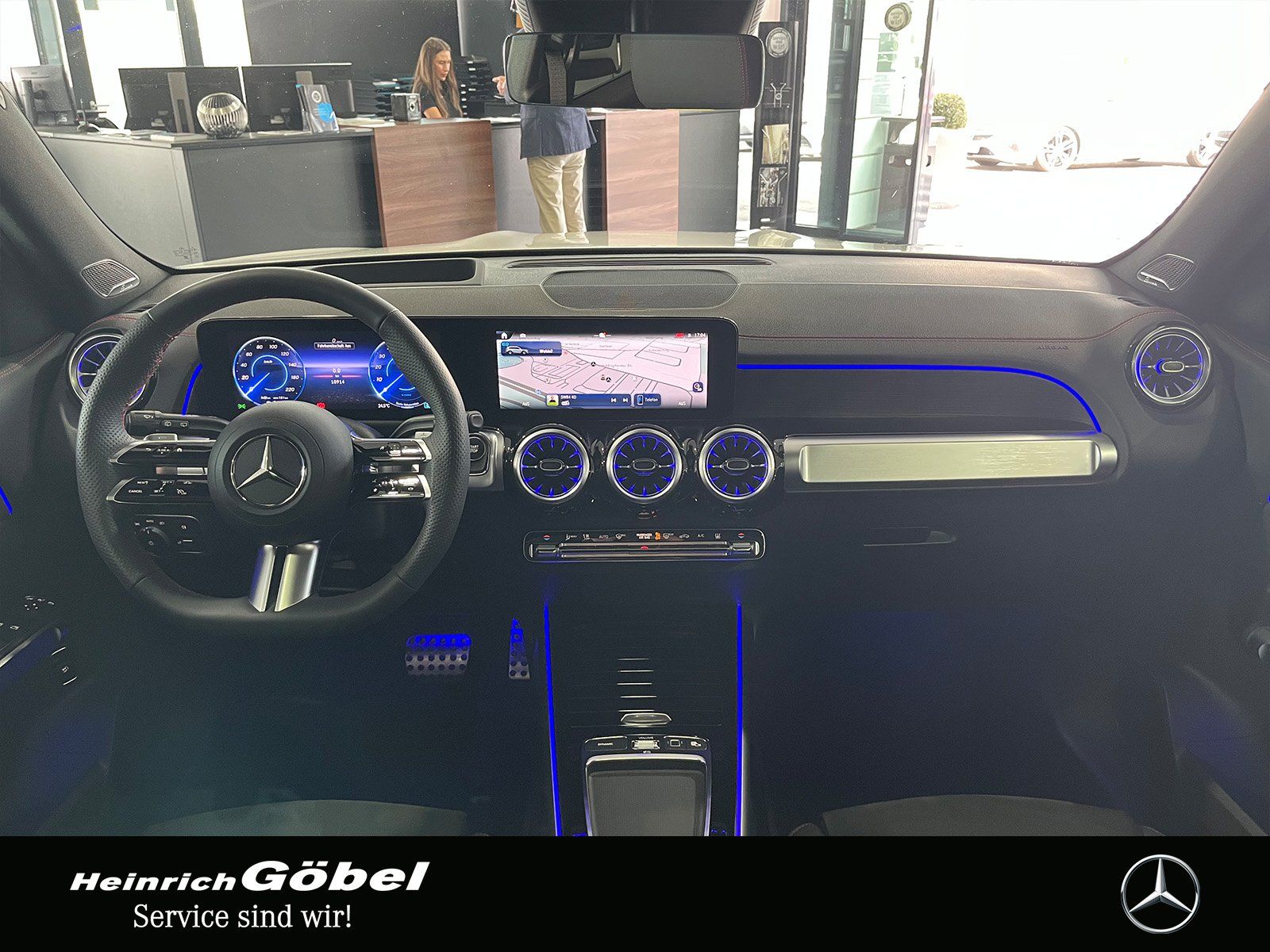 Fahrzeugabbildung Mercedes-Benz EQB 350 4M AMG+PANO+HUD+360°+CARPLAY+MEMORY+