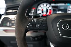 AUDI RSQ8 | HuD | Keramik | Pano | 305 km/h | 23" AUDI RSQ8 | HuD | Keramik | Pano | 305 km/h | 23"