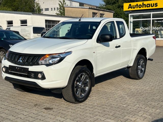 Mitsubishi L200 Basis Club Cab 4WD