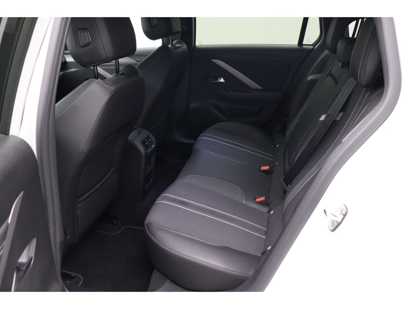 Fahrzeugabbildung Opel Astra L 1.2 Sports Tourer GS LED Kamera Touch