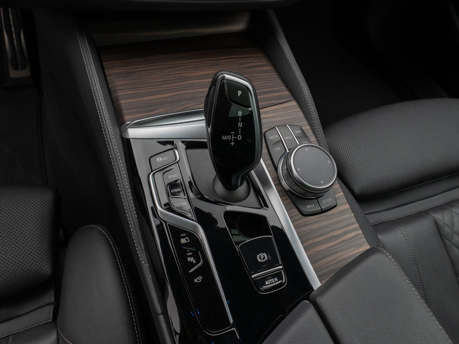 Fahrzeugabbildung BMW 530e xD M Sport Panorama 360°DAB HiFi AHK Alarm