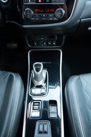 Fahrzeugabbildung Mitsubishi Outlander PHEV Top 4WD|