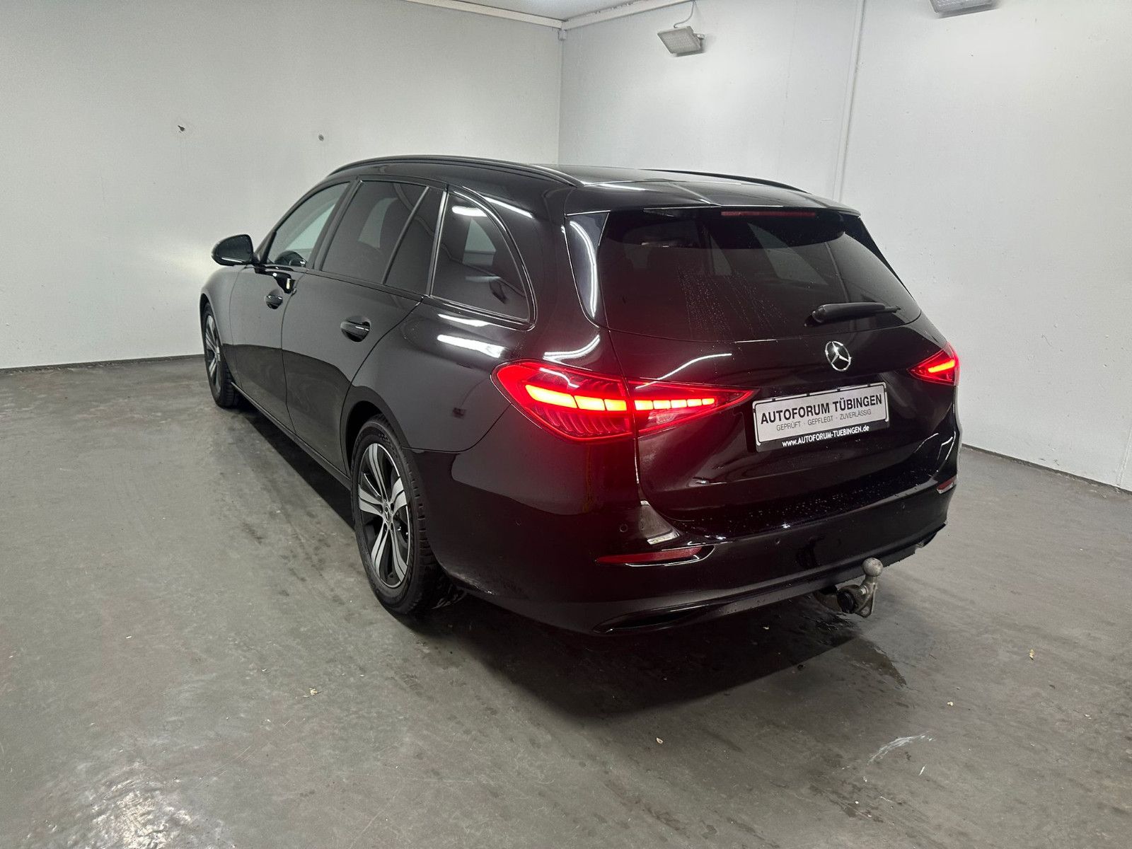 Fahrzeugabbildung Mercedes-Benz C 220 d T Autom. *AVANTGARDE*DISTRO*AHK*NIGHT