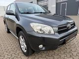 Toyota RAV 4 2.0-l-VVT-i 4x4 Executive - Toyota RAV 4: Allradantrieb, 2.0