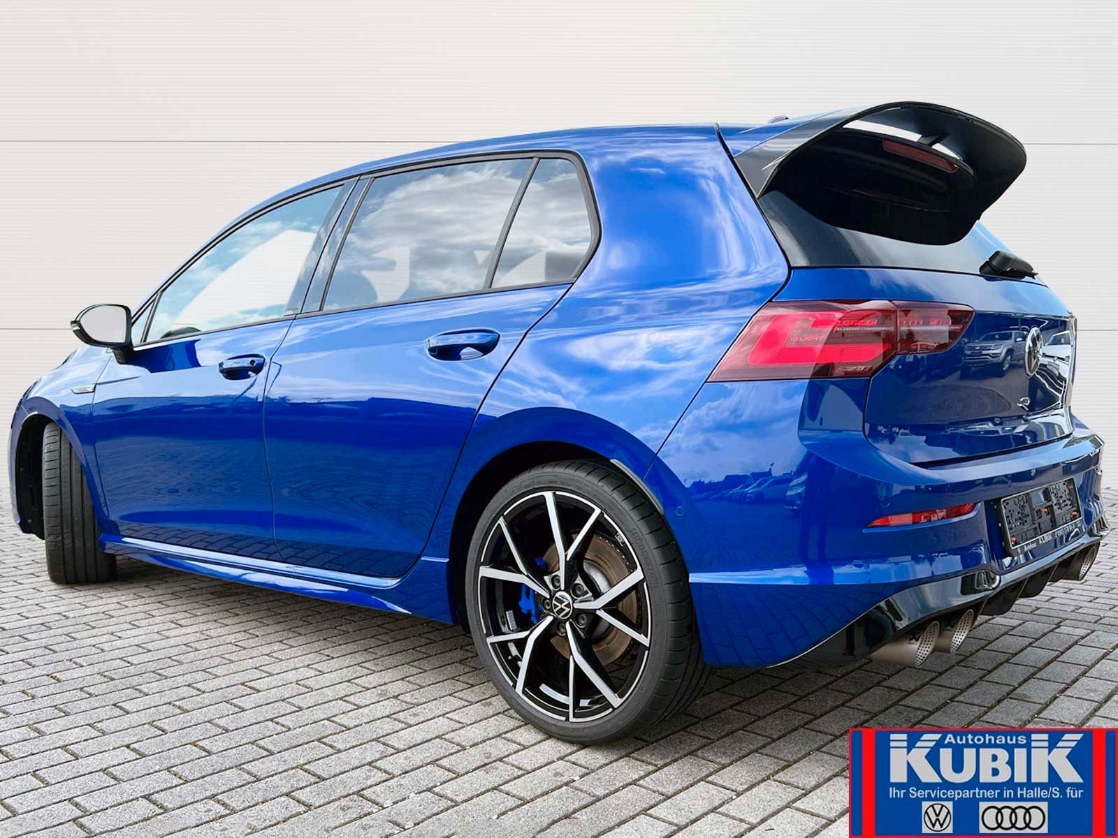 Volkswagen Golf 8 R Performance Black Style 2,0 TSI 4motion foto 4