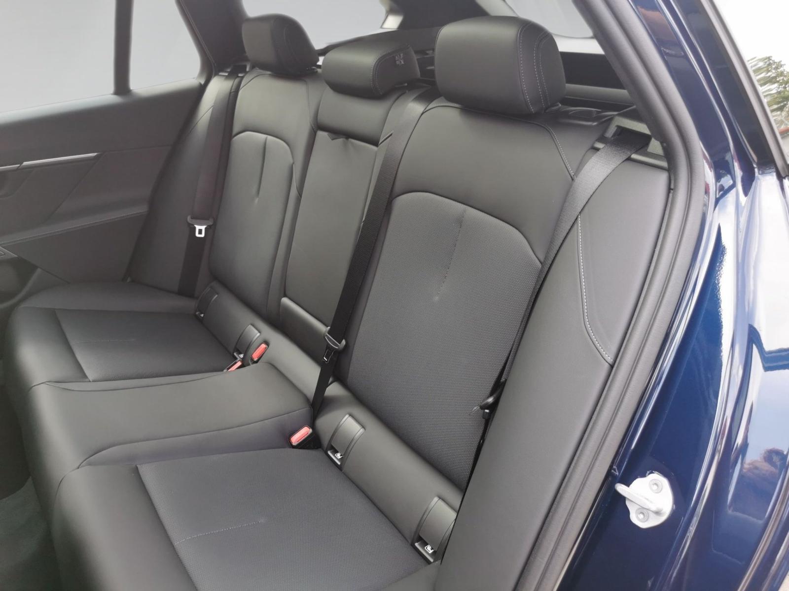 BMW 530e xDrive Touring M SPORT INDIVI TANSANITBLAU