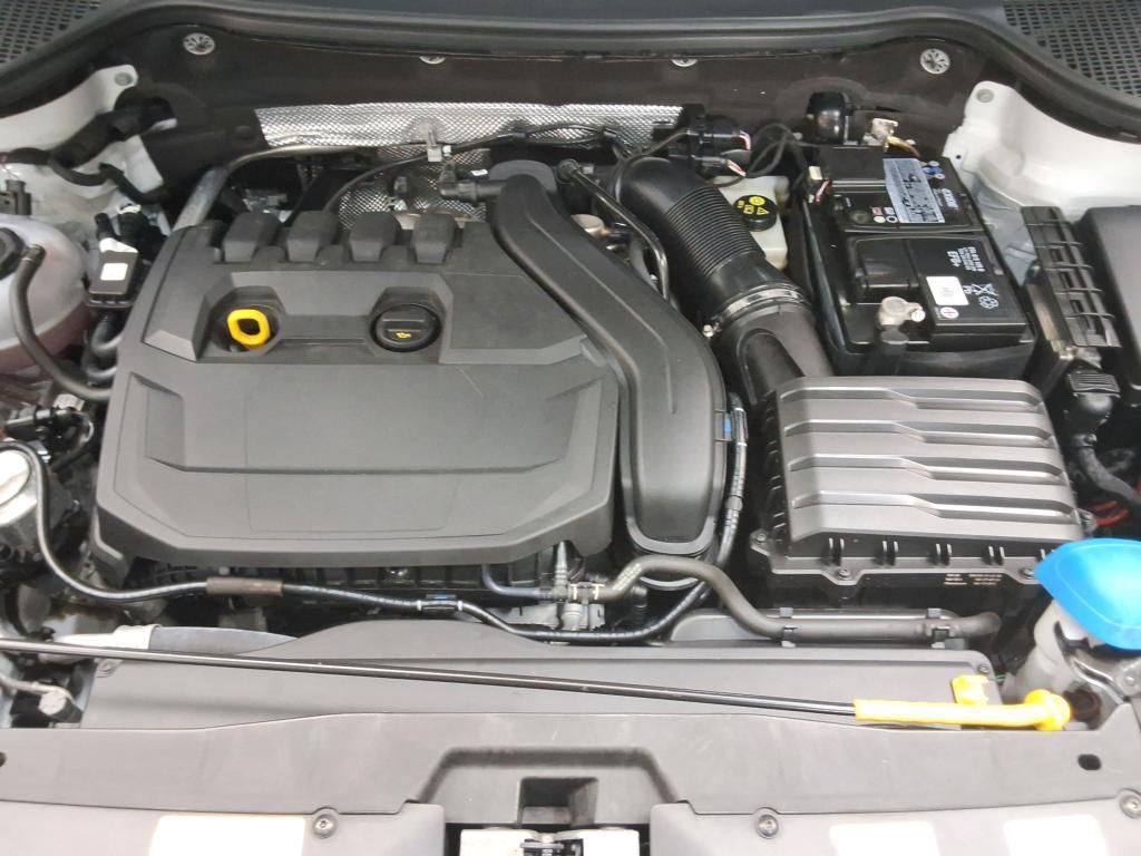 Skoda Karoq Ambition 1.5 TSI AHK*Tempo*PDC*SH*Klima