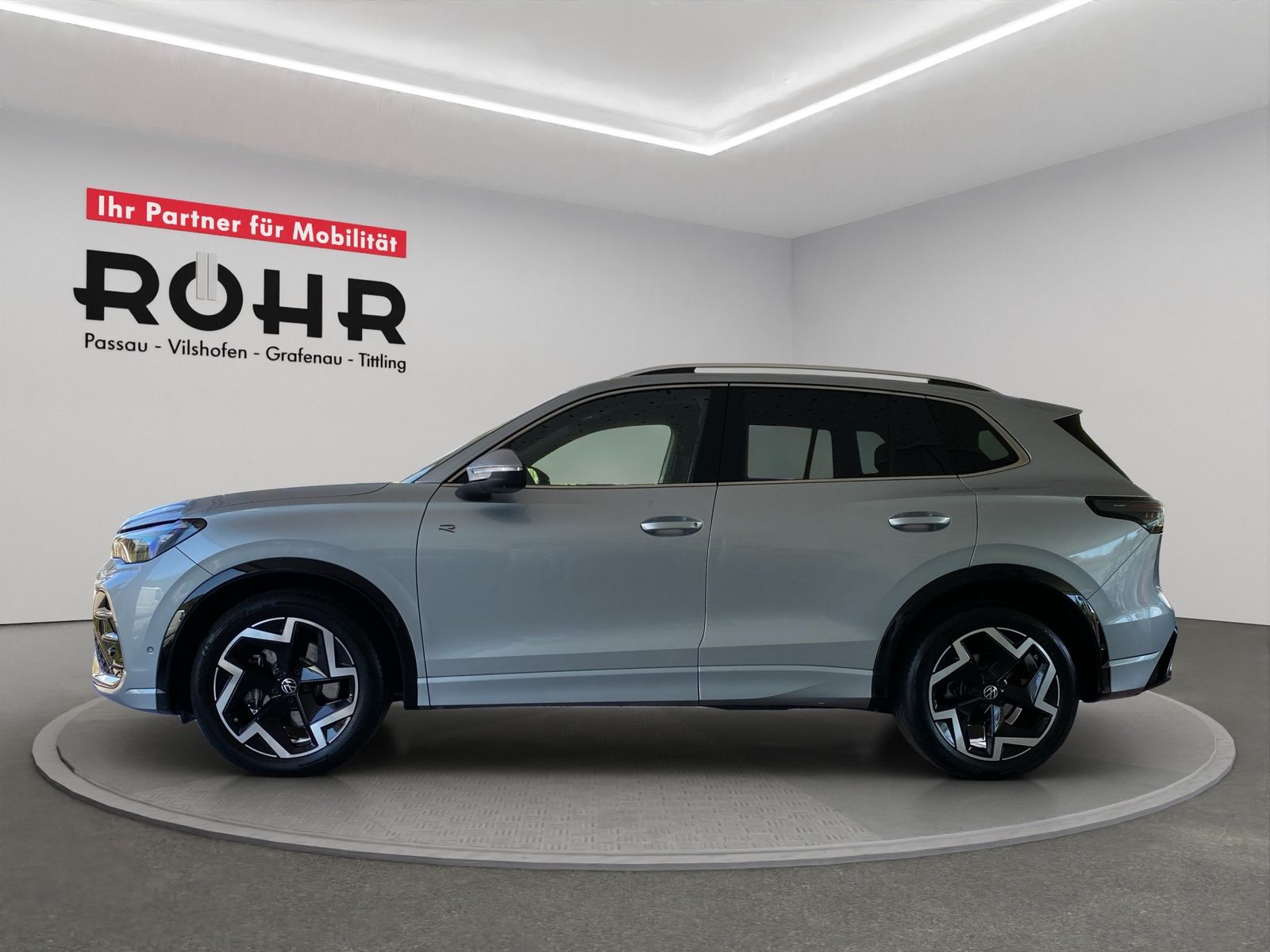 Volkswagen Tiguan R-Line 2.0 TDI DSG 360 ACC HUD Kam. LED imagem 3