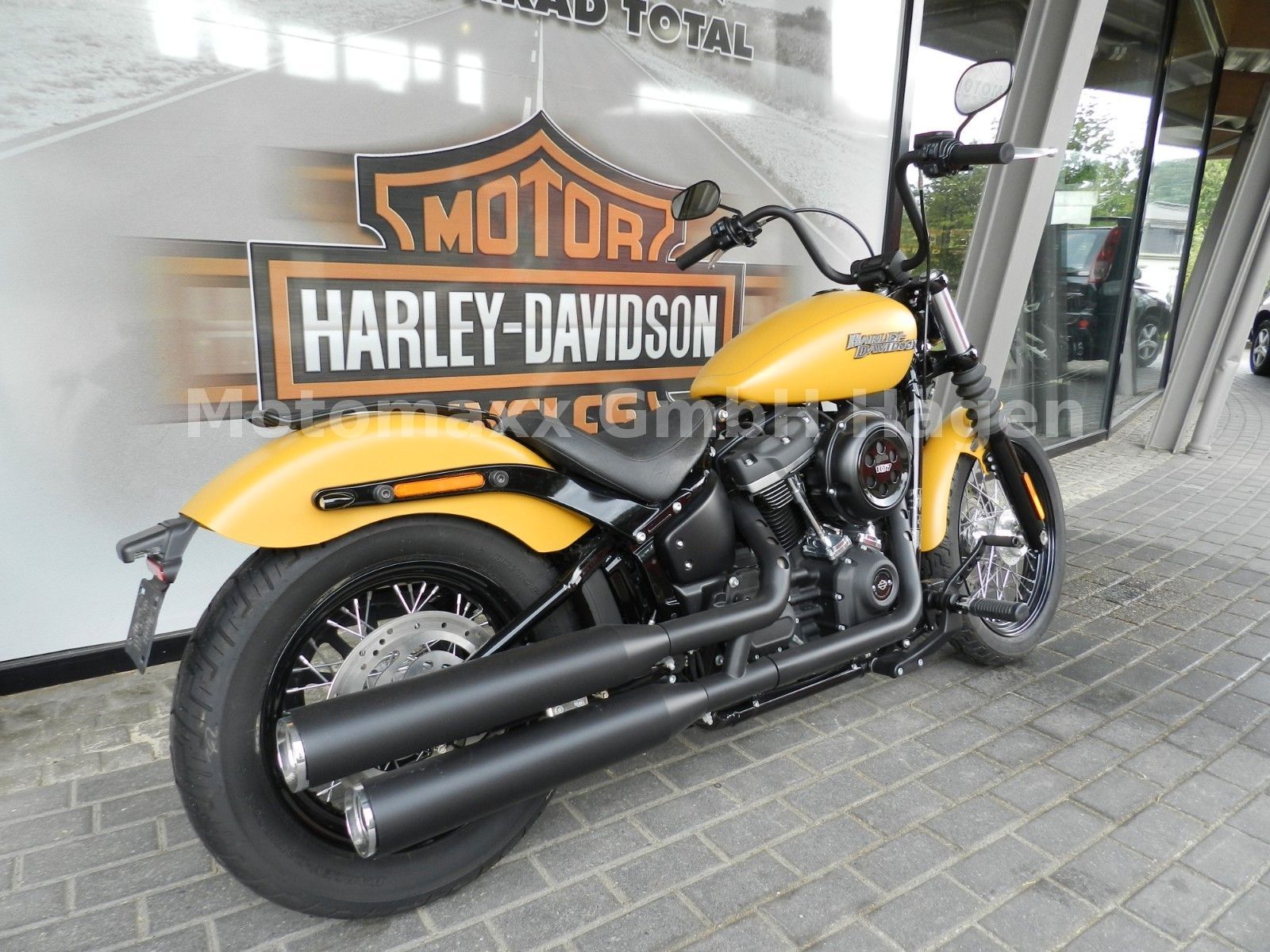 Fahrzeugabbildung Harley-Davidson Street Bob 107 MJ19 mit Speichen-Felgen!!!