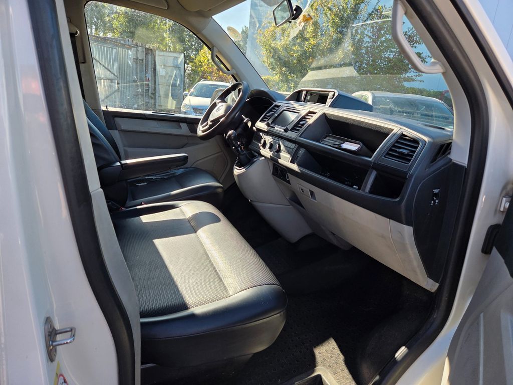 VW T6 Transporter Kombi FWD – Ansicht 12