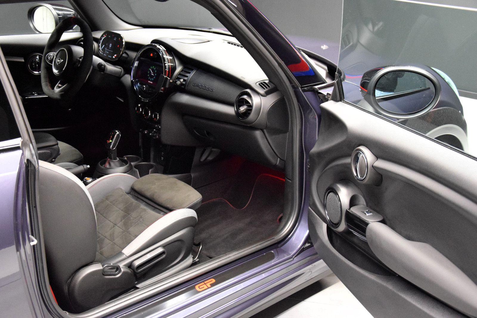Fahrzeugabbildung MINI John Cooper Works GP #55 *Carbon Tempo. Schale