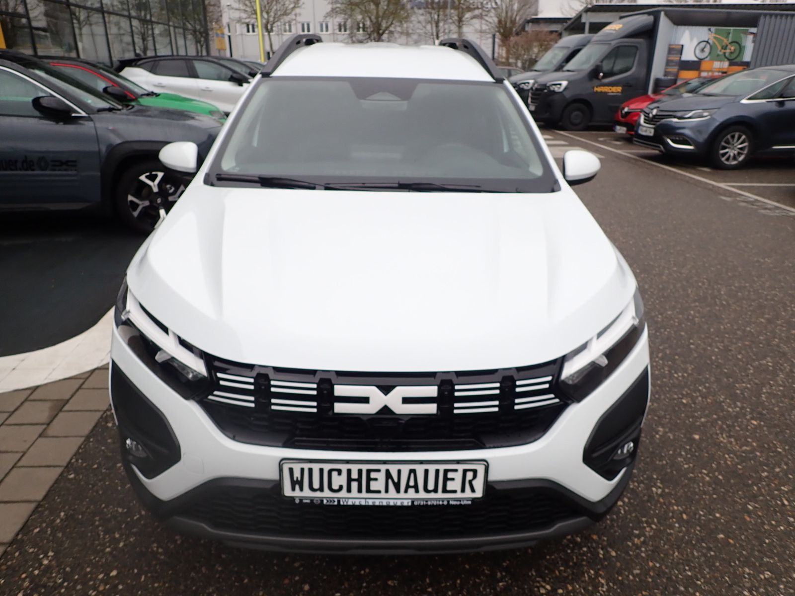 Fahrzeugabbildung Dacia Jogger Expression TCe 110 7-Sitzer