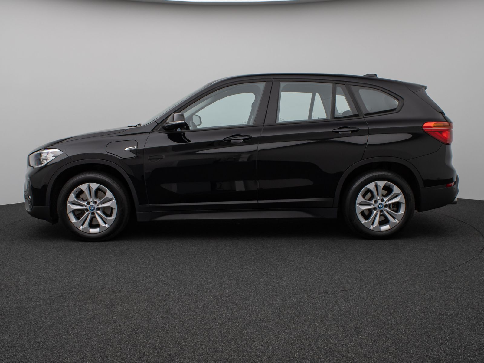 Fahrzeugabbildung BMW X1 xD25e Kamera DAB Komfort Sportsitz Parkassist